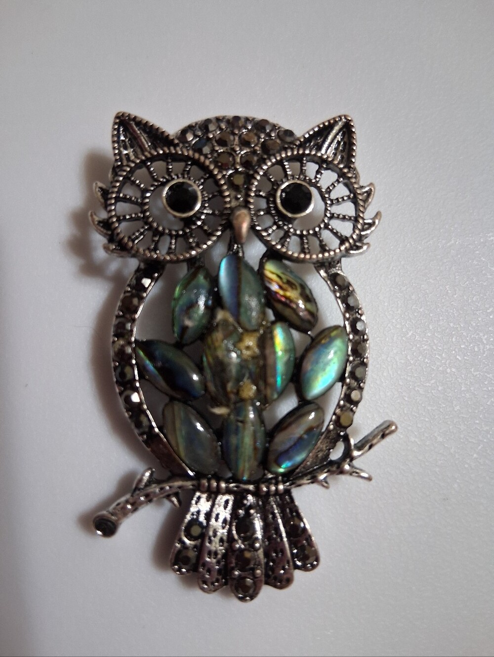 abalone shell owl broochl Decorative Brooch Iridescent Accent Stones Magnet Back